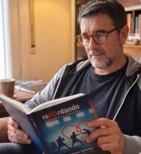 Marcelo González presenta su nuevo libro «ReKOrdando: 12 rounds al corazón»